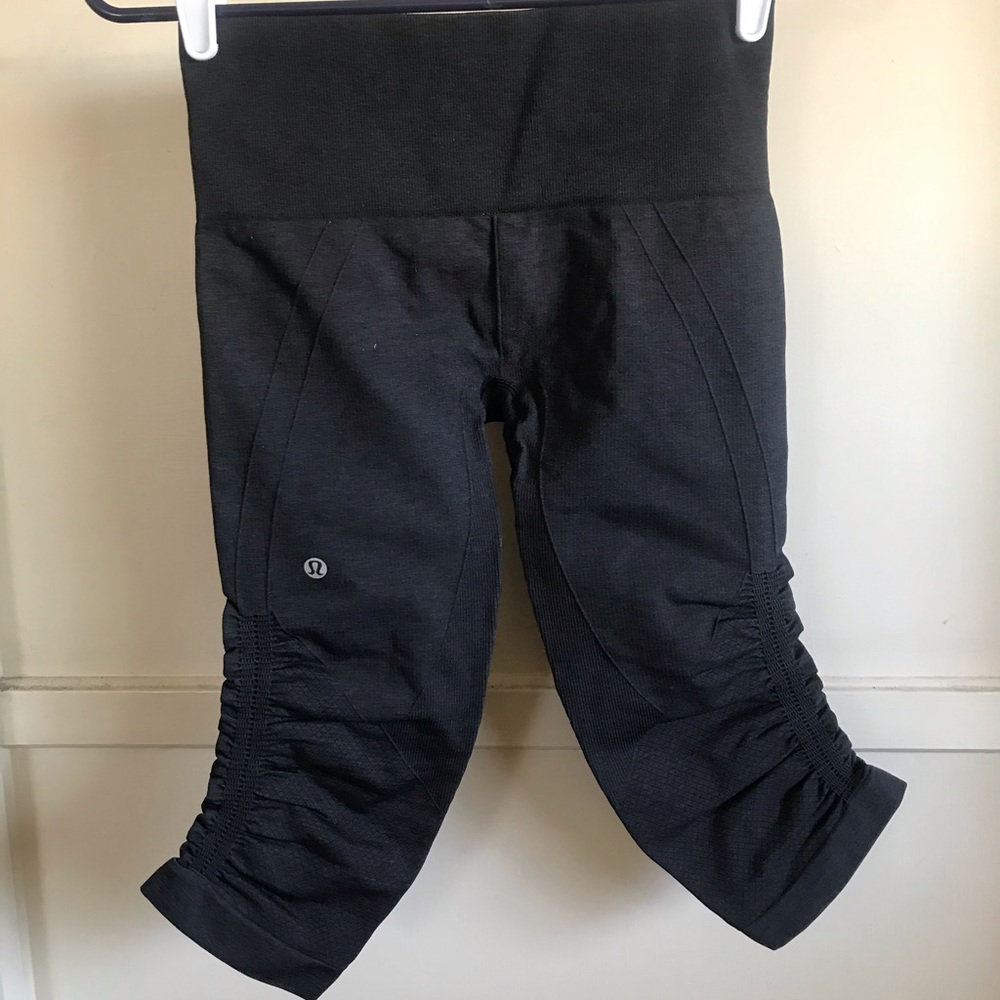 Lululemon In The Flow Crop - Picture 6 of 7